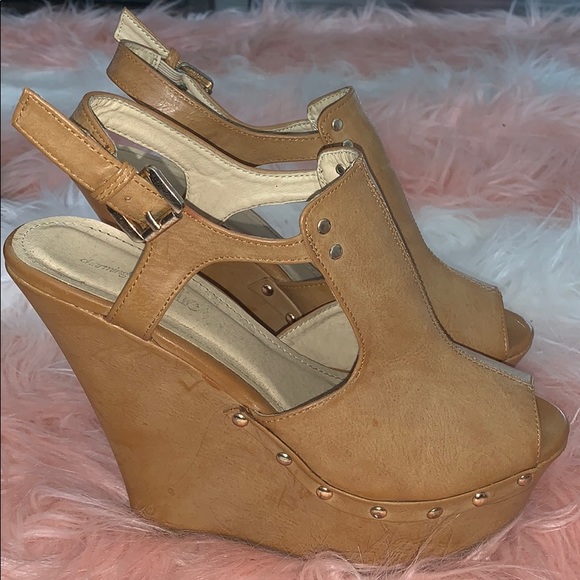 Wedges 💕 - Picture 3 of 3